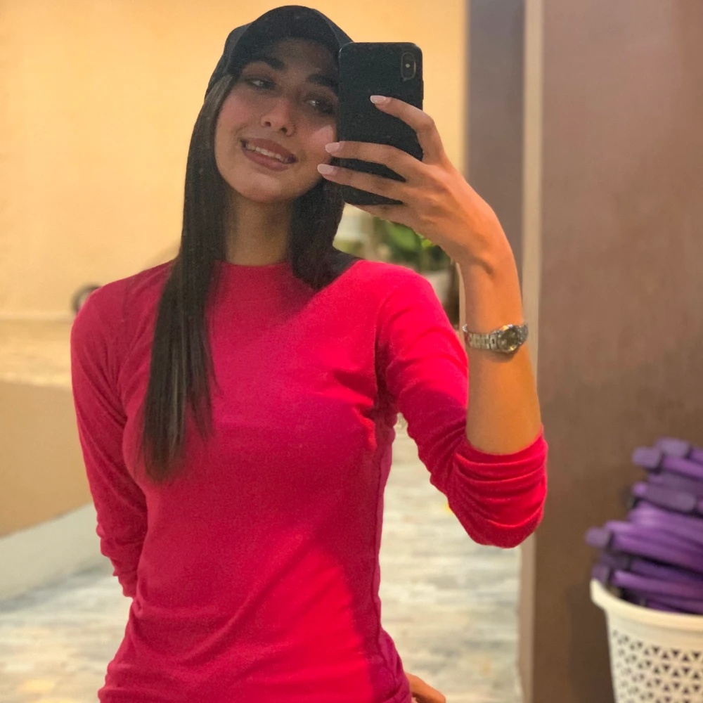 هانا علیپور مربی اریال و انعطاف از مشهد