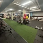 مجموعه ورزشی VIP Plus مشهد، باشگاه تخصصی آقایان و بانوان با تجهیزات پیشرفته بدنسازی، کلاس‌های فیتنس، پیلاتس، کراس‌فیت و پارکینگ اختصاصی