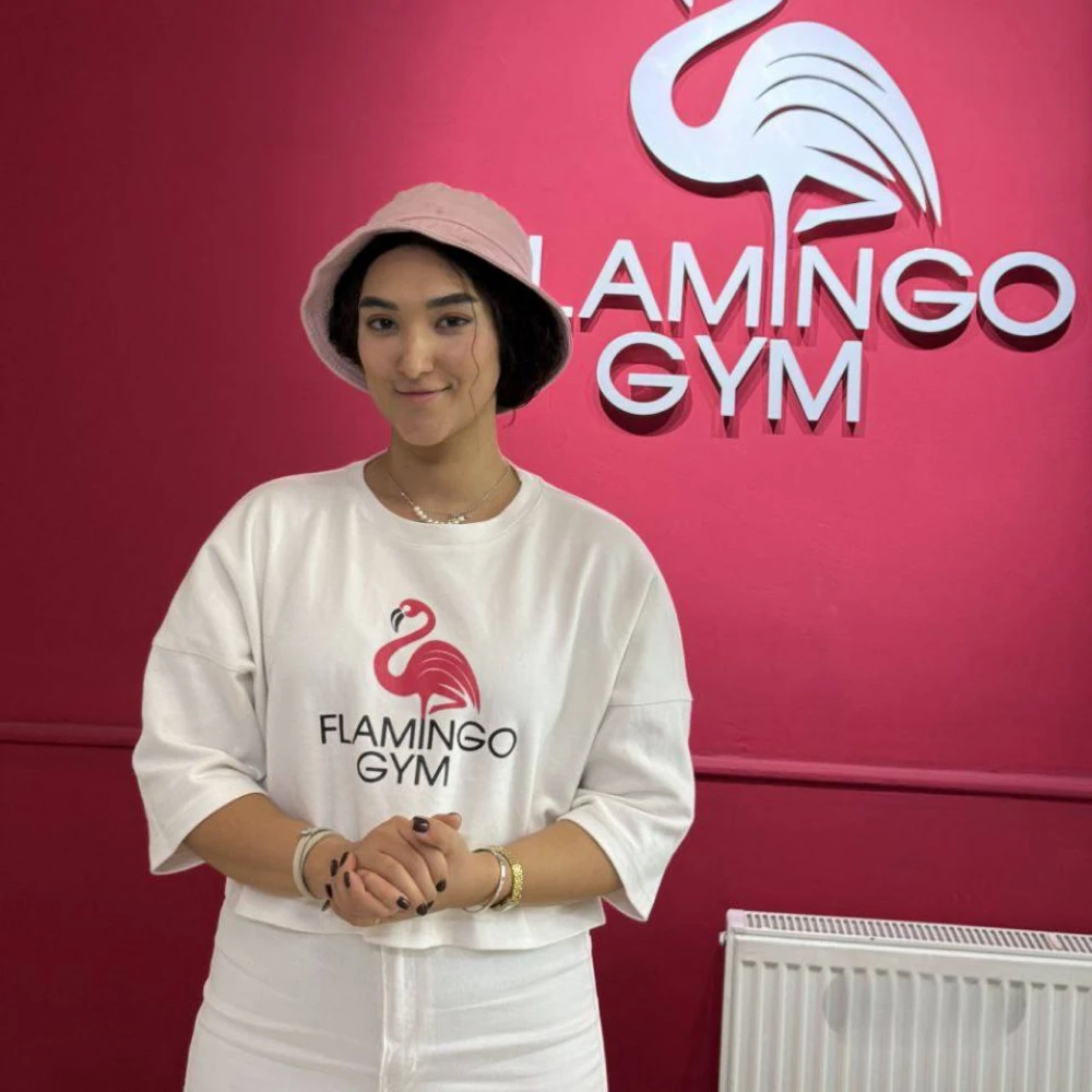 مریم علایی حسینی، مدیر و موسس باشگاه فلامینگو بانوان و مربی تخصصی اریال، یوگا و پیلاتس در مشهد